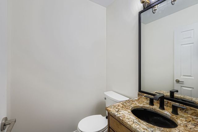 1161 Gavin Court, Lake Forest, IL 60045