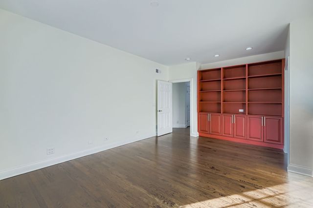 1161 Gavin Court, Lake Forest, IL 60045