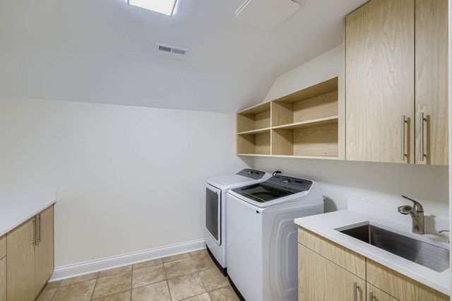 1161 Gavin Court, Lake Forest, IL 60045