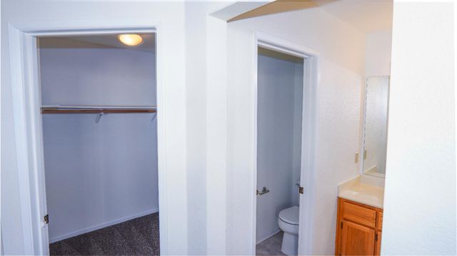 3140 E Laguna Ct, Elk Grove, CA 95758