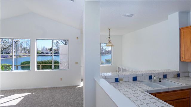 3140 E Laguna Ct, Elk Grove, CA 95758