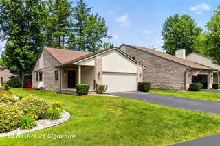 708 Shorefront Circle, Midland, MI 48640