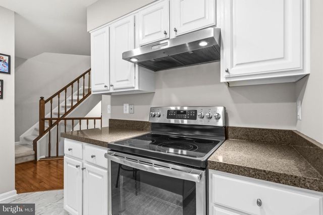 11938 SENTINEL POINT CT, Reston, VA 20191
