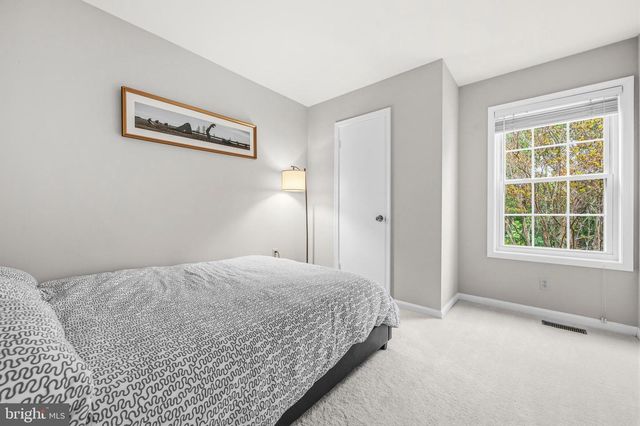 11938 SENTINEL POINT CT, Reston, VA 20191