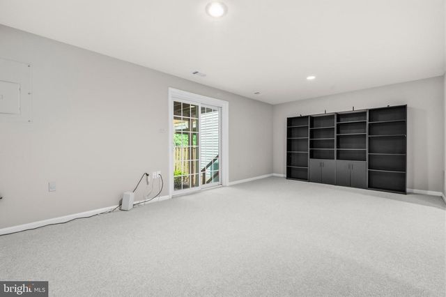11938 SENTINEL POINT CT, Reston, VA 20191