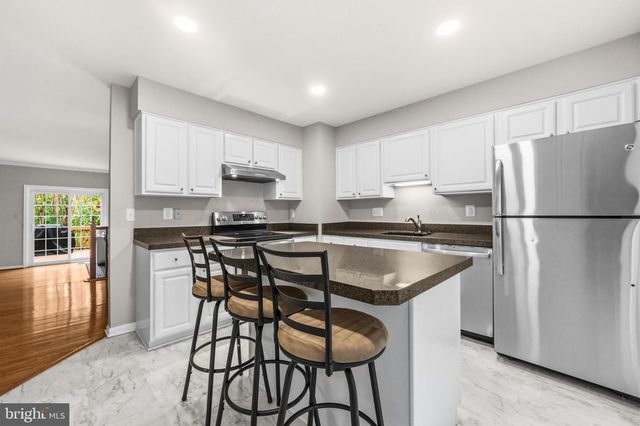 11938 SENTINEL POINT CT, Reston, VA 20191