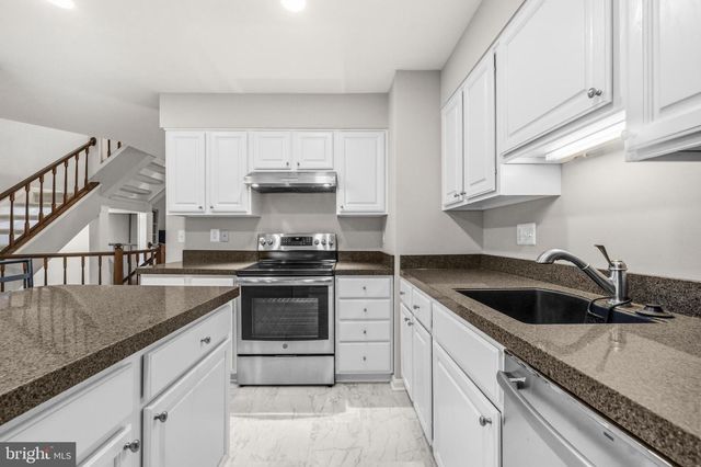 11938 SENTINEL POINT CT, Reston, VA 20191