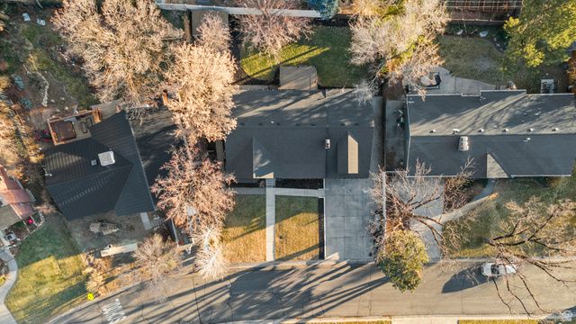 3020 E MIDDLETON WAY, Holladay, UT 84124