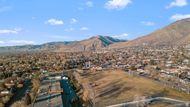 3020 E MIDDLETON WAY, Holladay, UT 84124