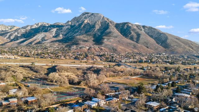 3020 E MIDDLETON WAY, Holladay, UT 84124