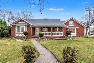 30000 Oakgrove Street, St. Clair Shores, MI 48082