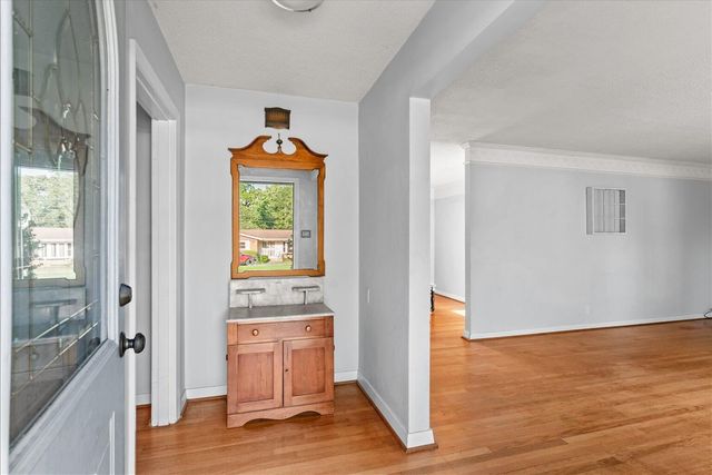 821 Belvoir Terrace, Chattanooga, TN 37412