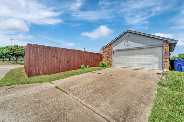 1300 Rivercrest Boulevard, Allen, TX 75002