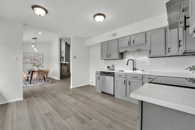 1300 Rivercrest Boulevard, Allen, TX 75002