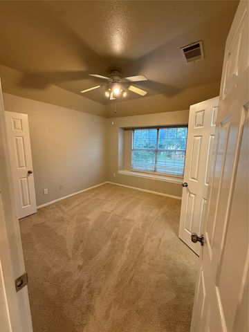 9702 Windy Hollow Drive, Irving, TX 75063
