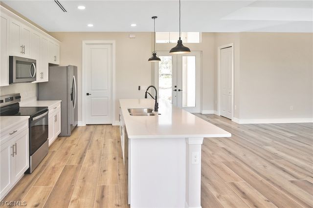 1906 NW 28th AVE, Cape Coral, FL 33993