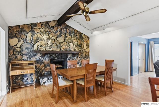 715 S 154th Street, Omaha, NE 68154