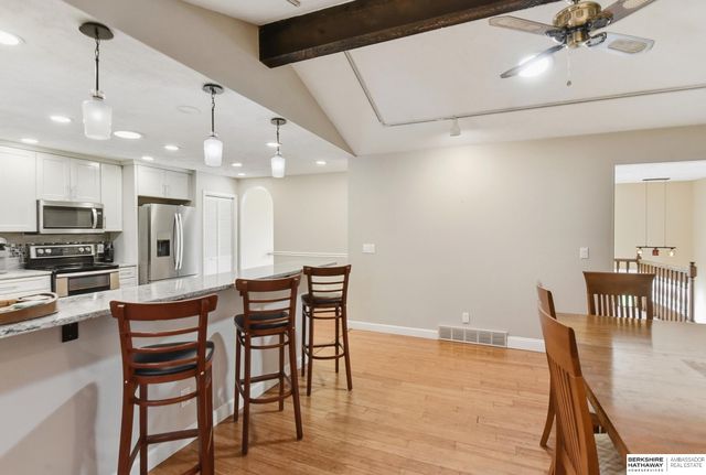 715 S 154th Street, Omaha, NE 68154