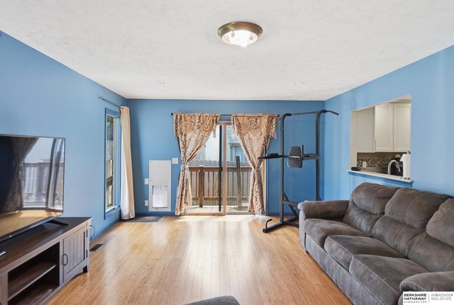 715 S 154th Street, Omaha, NE 68154