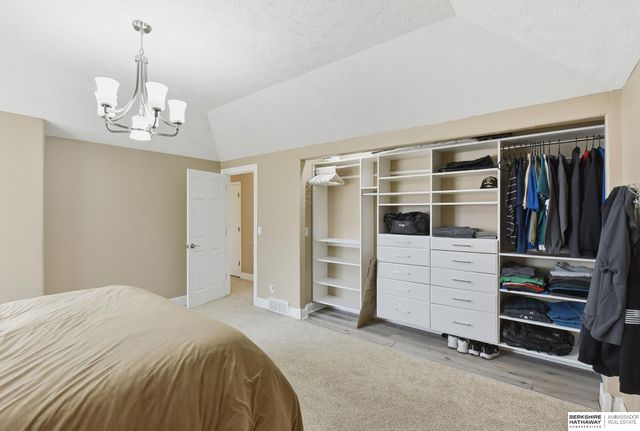 715 S 154th Street, Omaha, NE 68154