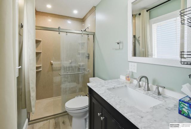 715 S 154th Street, Omaha, NE 68154