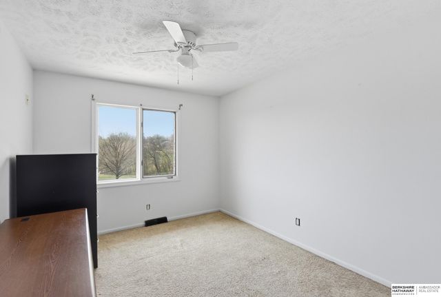 715 S 154th Street, Omaha, NE 68154