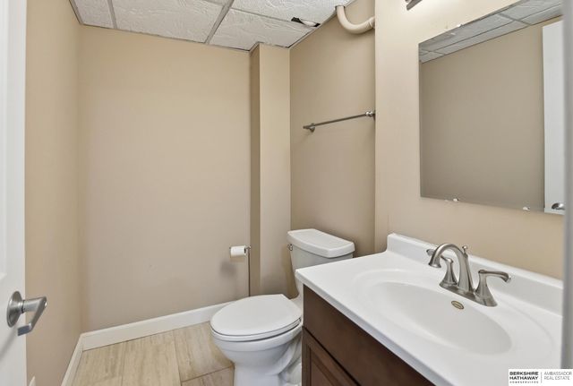 715 S 154th Street, Omaha, NE 68154