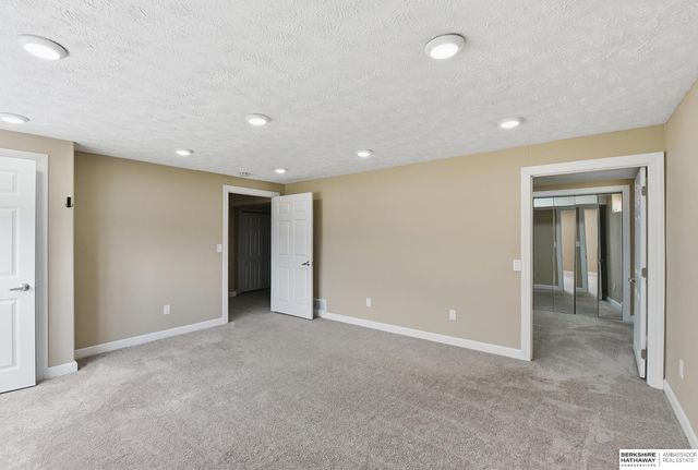 715 S 154th Street, Omaha, NE 68154