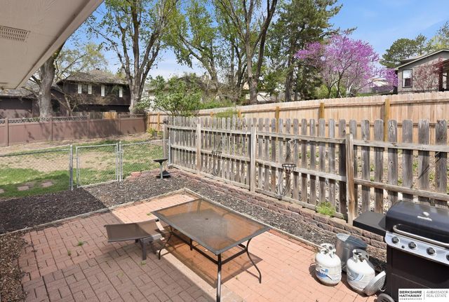 715 S 154th Street, Omaha, NE 68154