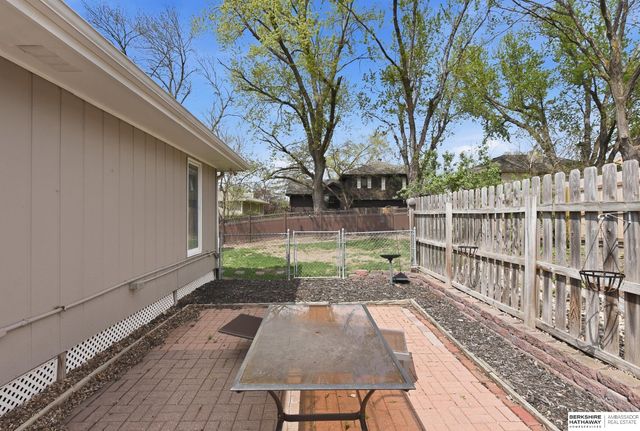 715 S 154th Street, Omaha, NE 68154