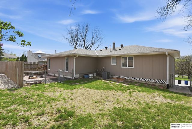 715 S 154th Street, Omaha, NE 68154