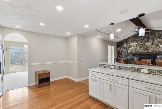 715 S 154th Street, Omaha, NE 68154