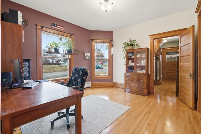 1221 6th Avenue, Dewitt, IA 52742