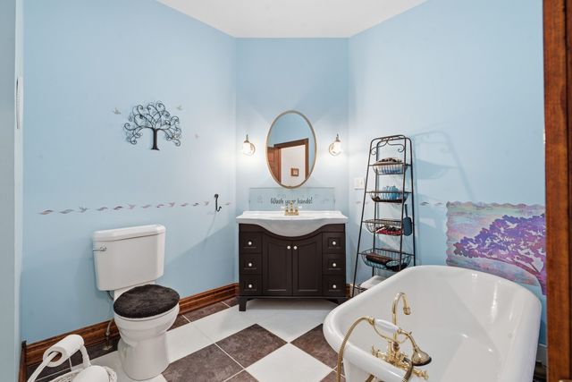 1221 6th Avenue, Dewitt, IA 52742