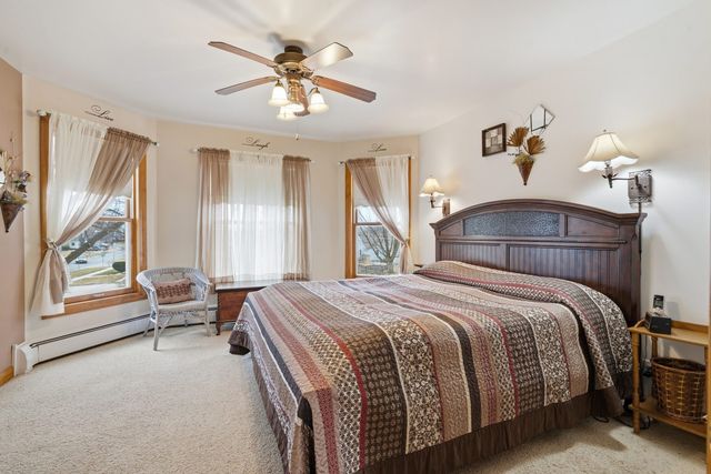 1221 6th Avenue, Dewitt, IA 52742