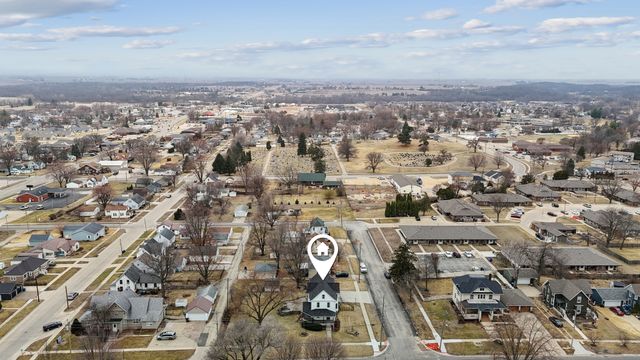 1221 6th Avenue, Dewitt, IA 52742