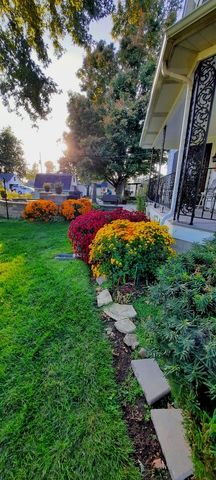 1221 6th Avenue, Dewitt, IA 52742