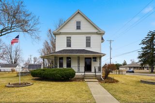 1221 6th Avenue, Dewitt, IA 52742