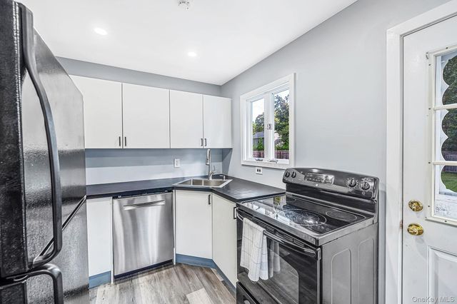 33 Pine Cone Street, Middle Island, NY 11953