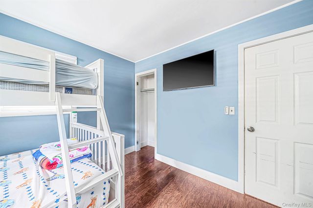 33 Pine Cone Street, Middle Island, NY 11953