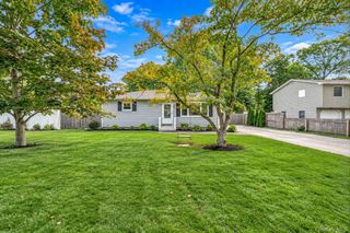 33 Pine Cone Street, Middle Island, NY 11953