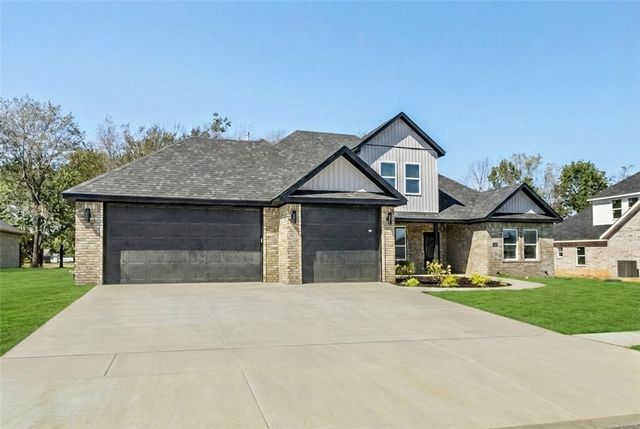 1330 Greyback Lane, Centerton, AR 72719