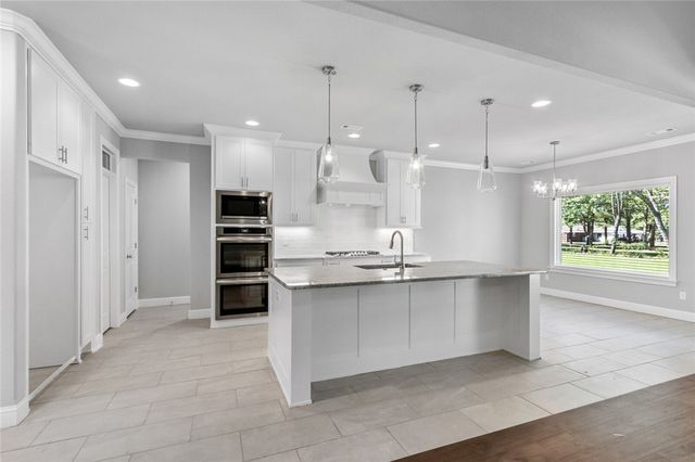 1330 Greyback Lane, Centerton, AR 72719