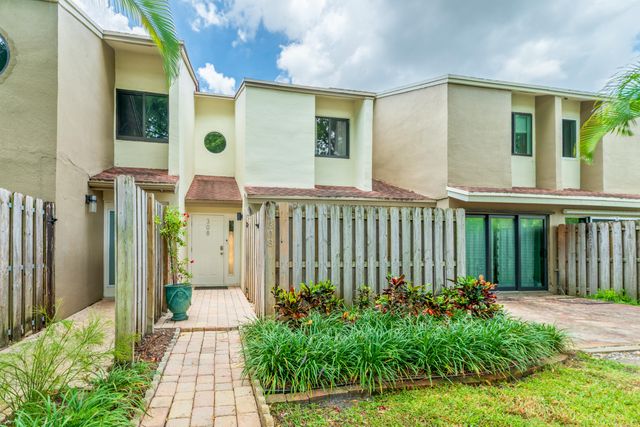 308 City View Drive, Fort Lauderdale, FL 33311