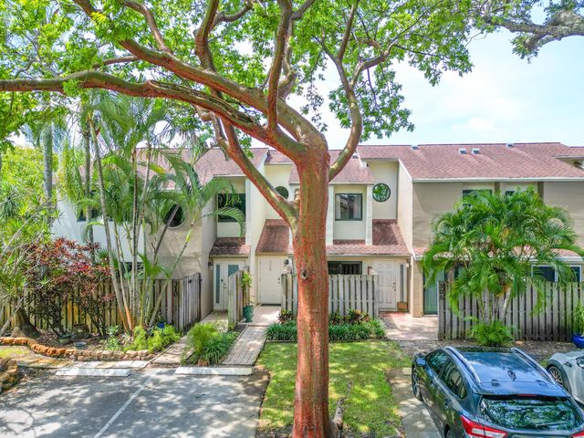 308 City View Drive, Fort Lauderdale, FL 33311