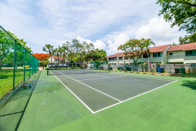 308 City View Drive, Fort Lauderdale, FL 33311