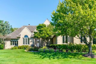 21560 W Hampshire Place, Mundelein, IL 60060