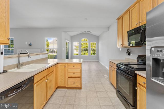 21 APPLEGATE DR, Florence, NJ 08518