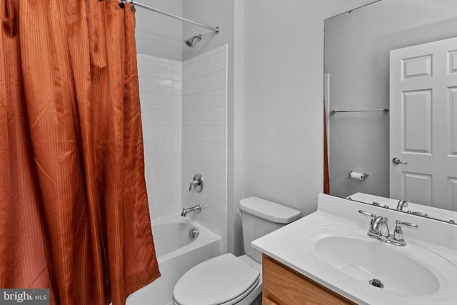 21 APPLEGATE DR, Florence, NJ 08518