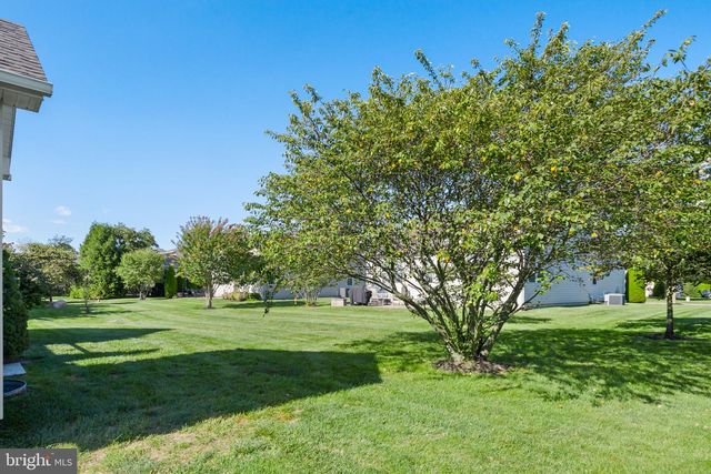 21 APPLEGATE DR, Florence, NJ 08518